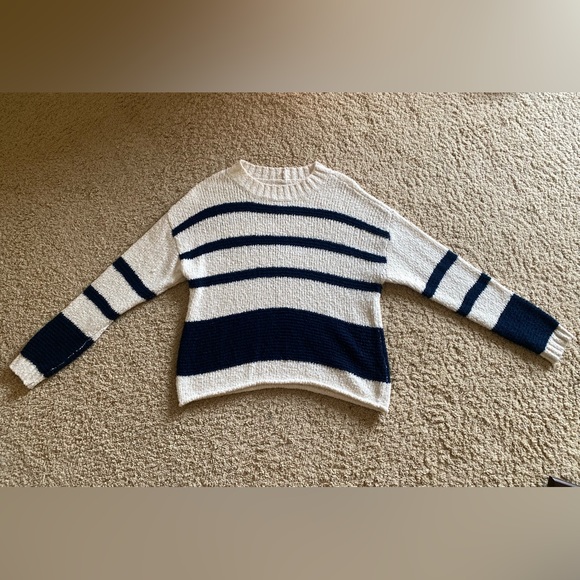 American Eagle Sweater, Size S, Women’s - Picture 3 of 5